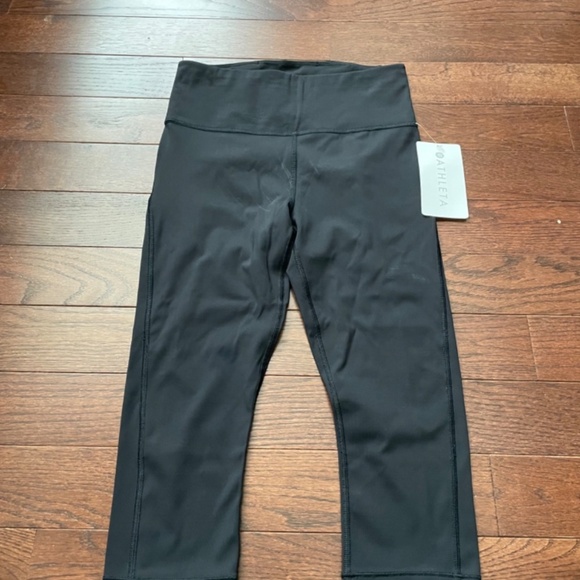 Athleta NWT crops - Picture 2 of 6
